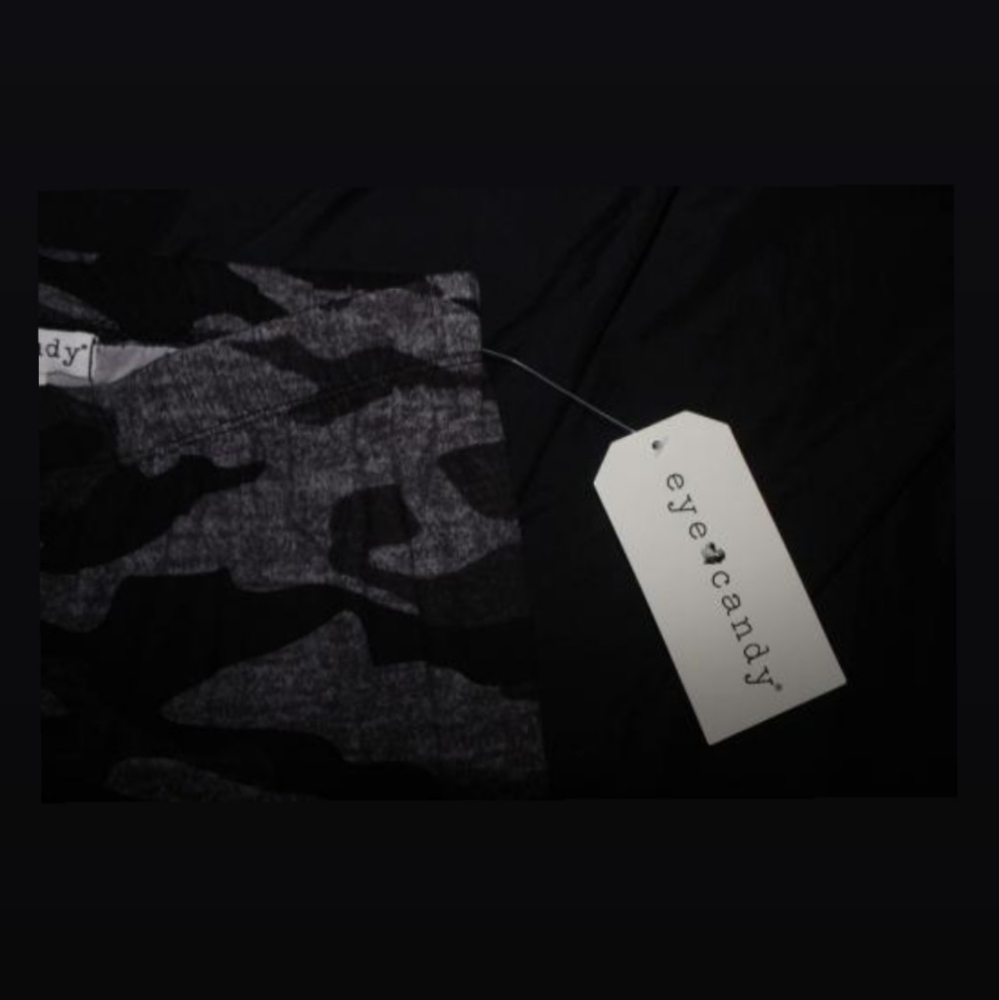 Black & Grey Camo Leggings - Ankle Length - Picture 4 of 4